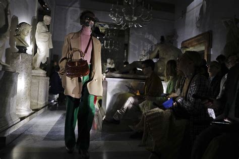 sfilata gucci roma musei capitolini|Gucci libera tutti. A partire da Roma .